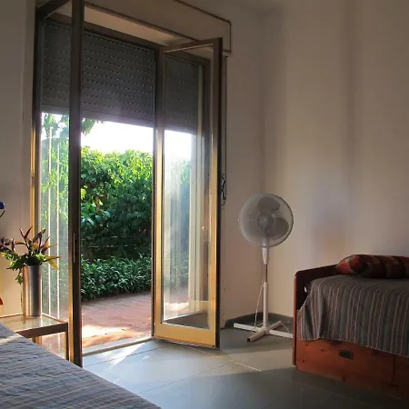 Casa In Villa Vista Mare 펜션 팔레르모